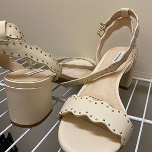 new ALEX MARIE gold and white heels